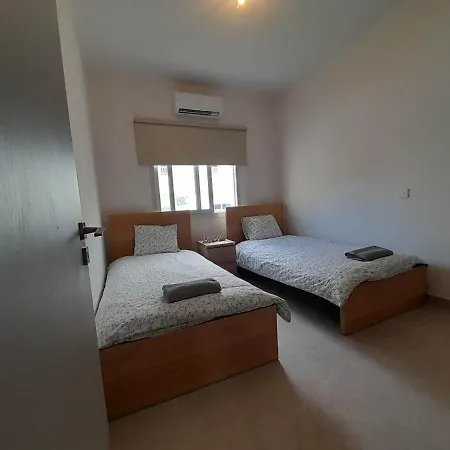 Pervolia Paradise 02 With Kosher Restaurant Apartment Larnaca