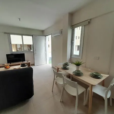 Pervolia Paradise 02 With Kosher Restaurant Apartment Larnaca